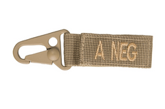 WARAGOD karabiner vércsoportjel A- negatív, coyote