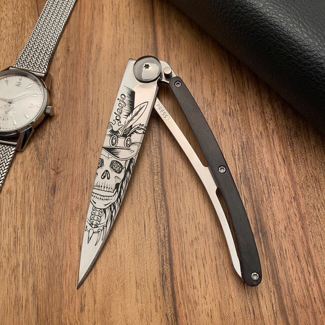 Deejo Tattoo Mirror összecsukható kés ebony wood Dandy Skull