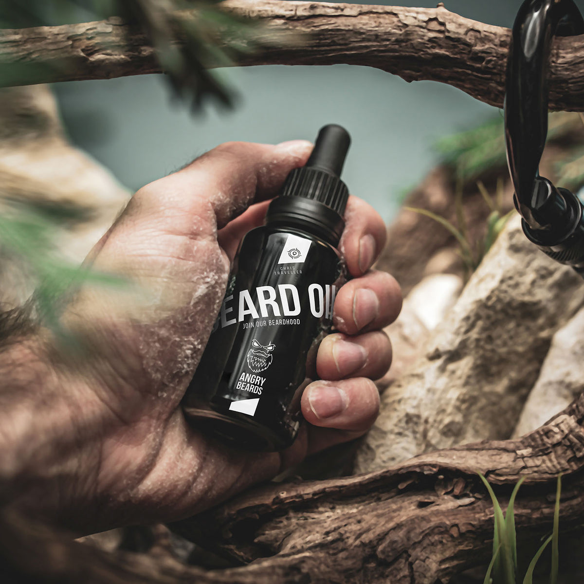 ANGRY BEARDS Christopher The Traveller szakállolaj és bajuszolaj 30 ml