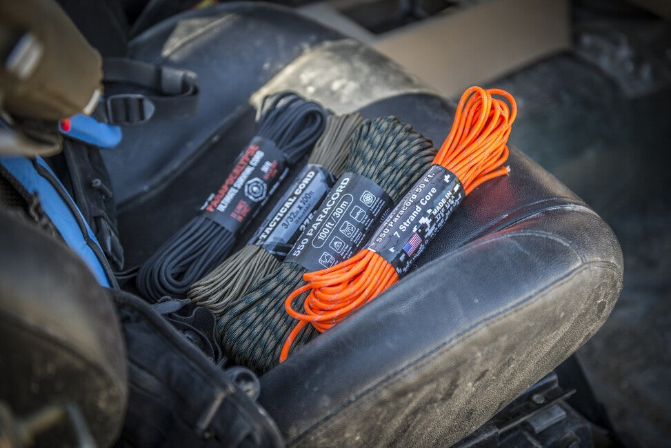 ATWOOD® 550 Paracord sötétben világító kötél láb, fehér (GLOW-PC100)