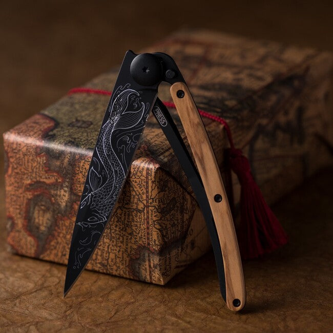 Deejo Tattoo összecsukható kés Black olive wood Pisces