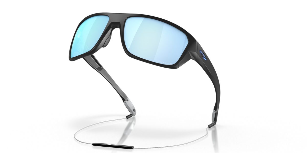 Oakley SPLIT SHOT napszemüveg Matte Black kerettel és Prizm Deep Water Polar lencsékkel, 64