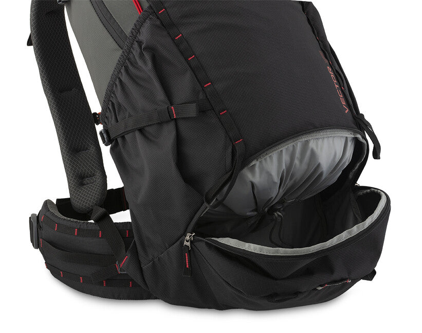 Pinguin Vector hátizsák, 35 L, fekete