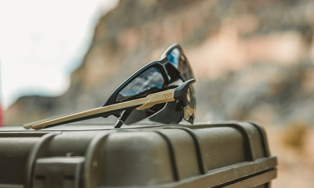 Wiley X Jakl napszemüveg Captivate Tungsten Mirror, Matte Black/Tan