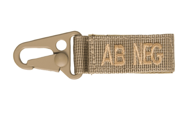 WARAGOD karabiner vércsoportjel AB- negative, coyote