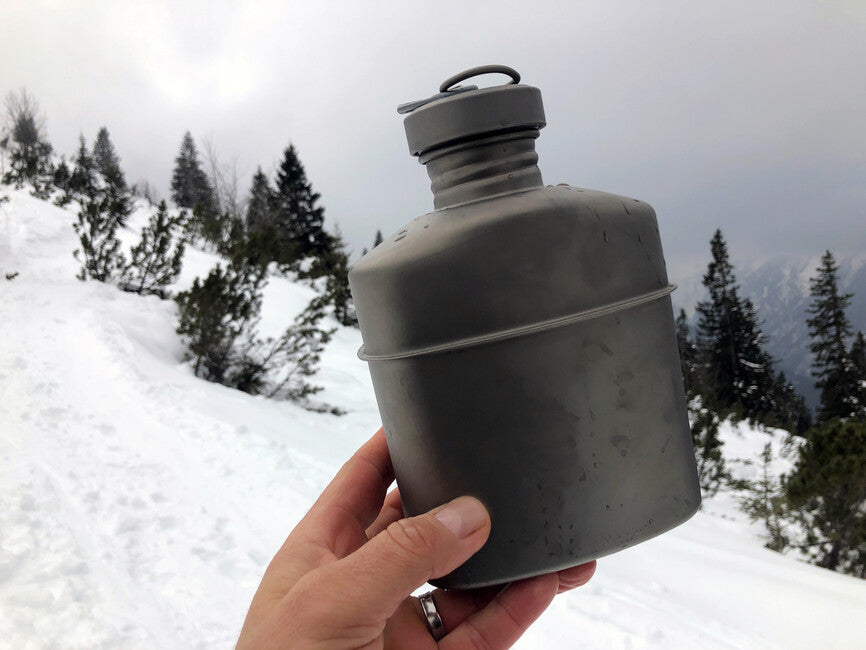 Origin Outdoors titán kulacs karabinerrel és hordozótáskával 1 l Canteen