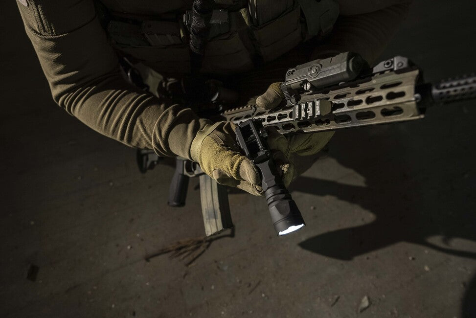 Armytek Parma C2IR Pro kompakt újratölthető fegyverlámpa 1200lm