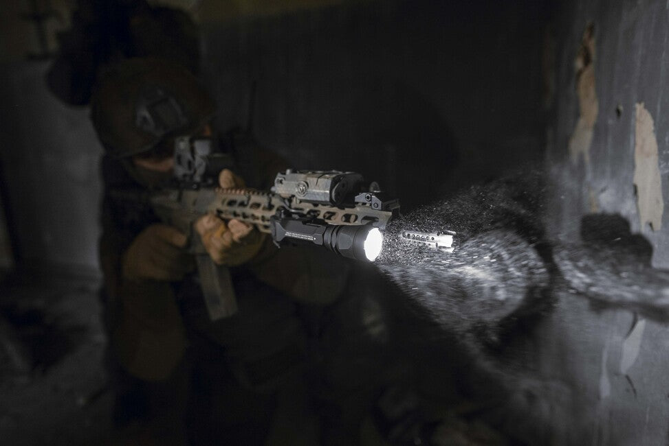 Armytek Parma C2IR Pro kompakt újratölthető fegyverlámpa 1200lm
