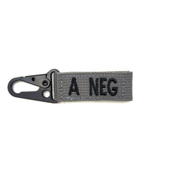 WARAGOD karabiner vércsoportjel A- negative, szürke