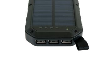 BasicNature 8 Powerbank 8K napelemes töltéssel és LED világítással